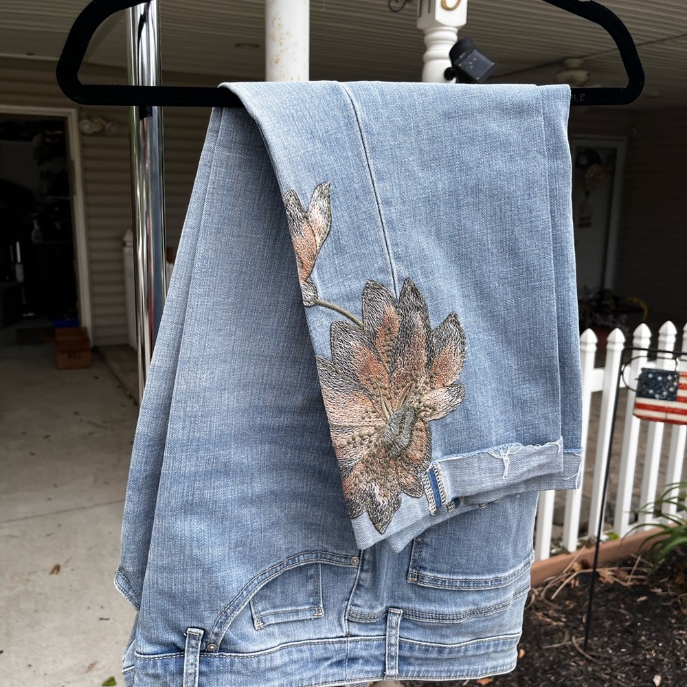 Chico so slimming Girlfriend slim leg crop jean